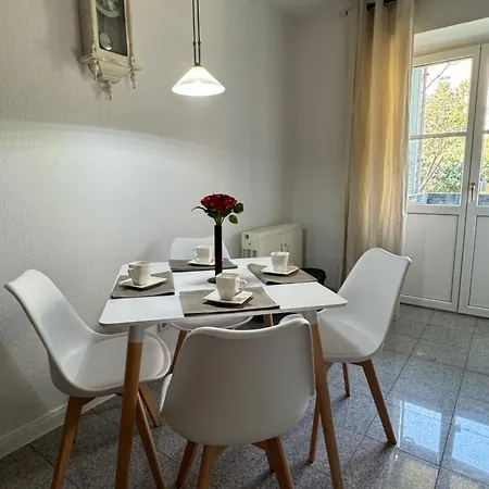Sweet Inside Four Apartment Dresden