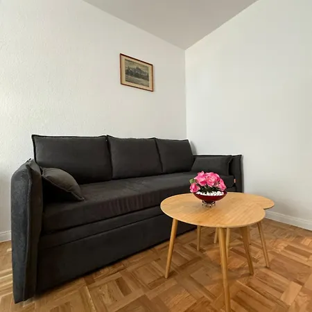 Sweet Inside Four Apartment